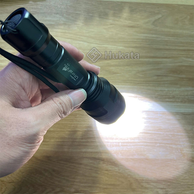 Đèn-Pin-UltraFire-C8-Led-Cree-Q5-4 Den Pin UltraFire C8 Led Cree Q5 4
